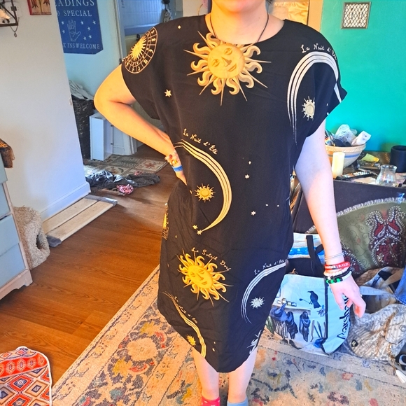Jones New York Dresses & Skirts - Vintage celestial/astrological silk dress, sz 12